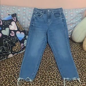 American Eagle Mom Jeans (size 2)